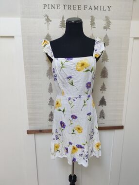 ​Forever 21 White Floral Linen Blend Mini Dress – Floral & Ruffle Detail - SZ LG